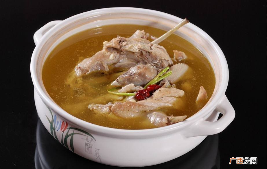老母鸡汤怎么炖好喝又营养,怎么炖老母鸡汤鲜好喝？