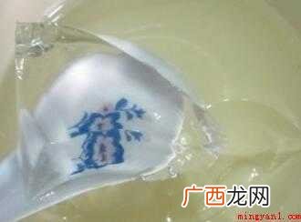 白凉粉30克,陈醋或白醋适量,薄荷粉10克 凉粉怎么冲