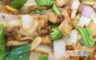 蒜黄、蒜台、卷心菜、马铃薯、大辣椒、莴笋这些 回锅肉的家常做法可以配什么菜