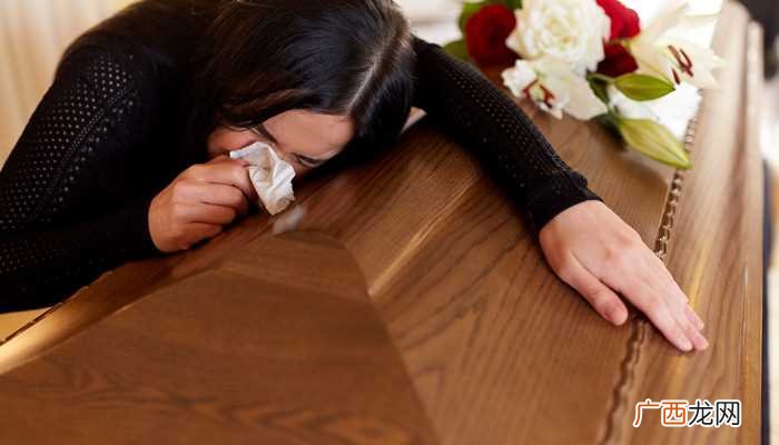 梦见母亲死了是啥意思