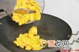 炒南瓜好吃的方法:南瓜切成片 怎么炒南瓜好吃
