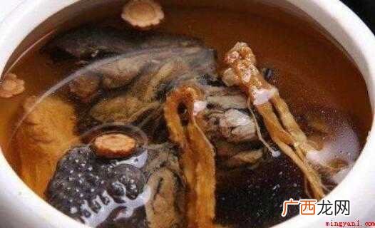 杞子大枣乌鸡汤有养颜美容、益聪明目地功效 炖乌鸡汤放什么配料
