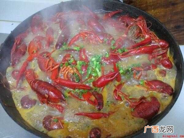 香辣小龙虾的做法,口感辣鲜香,颜色红亮,材质软嫩,味道麻辣 小龙虾的做法