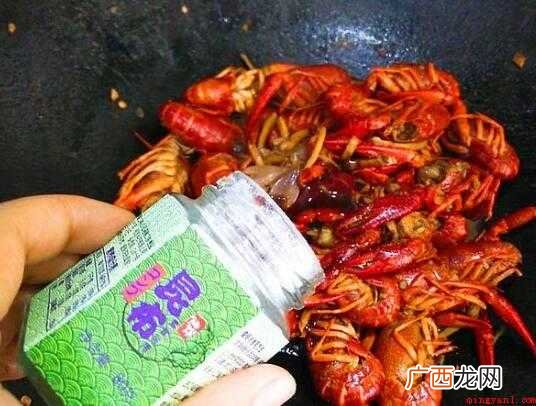 香辣小龙虾的做法,口感辣鲜香,颜色红亮,材质软嫩,味道麻辣 小龙虾的做法