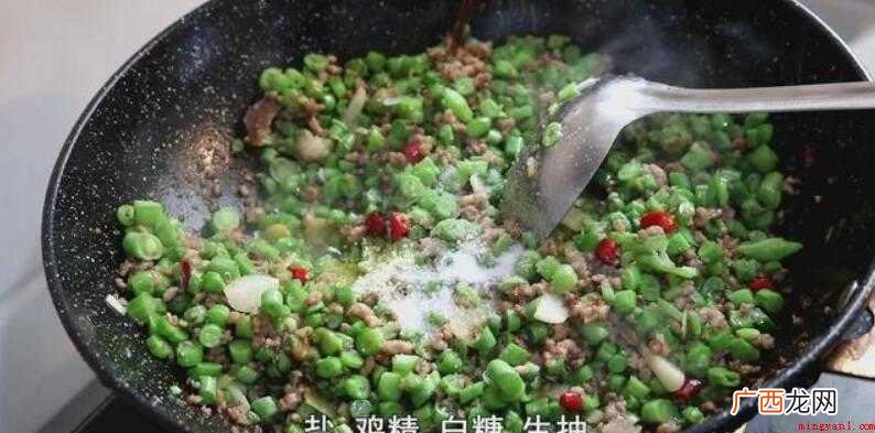 长豆角500克、肉末适量 肉沫豆角怎么做