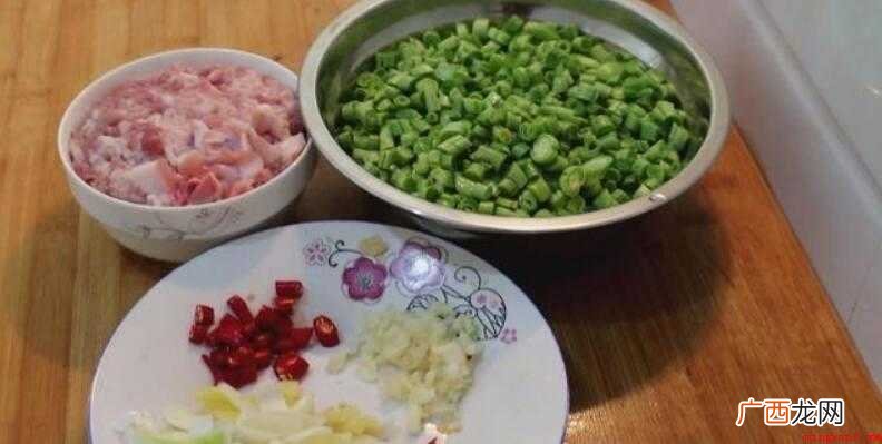 长豆角500克、肉末适量 肉沫豆角怎么做