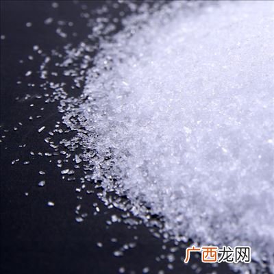 尿素是什么原料做的,尿素的原料产地？