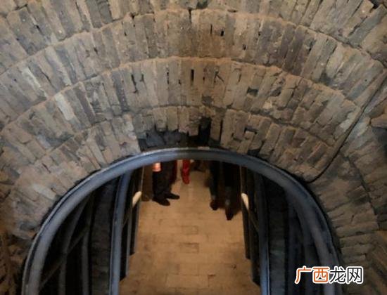 马踏飞燕比喻什么意思,“飞马踏燕”是什么意思？