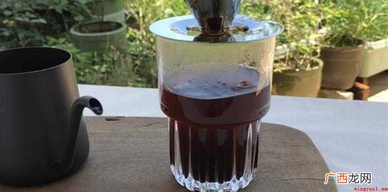 精盐一样的咖啡粉18克,纯奶160克、90度以上的热水 馥芮白怎么做