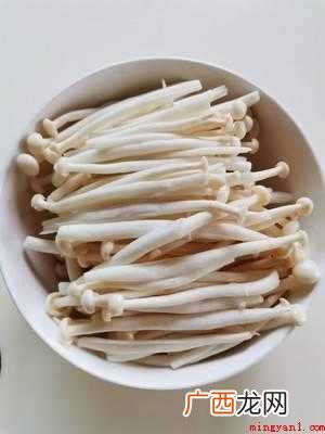 白玉菇炒肉的烹饪方法,切记不要用太久 白玉菇怎么炒好吃