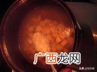 马蹄糖水怎么煲才好吃,糖水马蹄百合的家常做法？