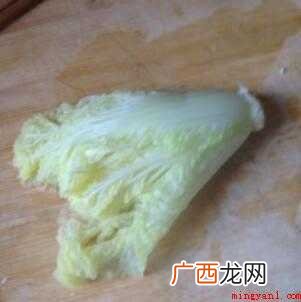 洋葱蒜酱娃娃菜配料:半株娃菜、盐、鸡精、葱、蒜末、油 葱蒜怎么做好吃