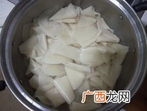 饺子皮的家常做法,饺子皮做法和面配比？