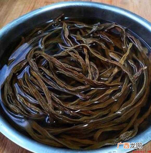 干豇豆烧肉主料:五花肉4葱一根,姜一块,冰糖15克、生抽10 干缸豆怎么做