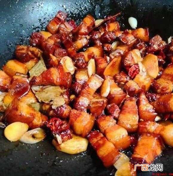 干豇豆烧肉主料:五花肉4葱一根,姜一块,冰糖15克、生抽10 干缸豆怎么做
