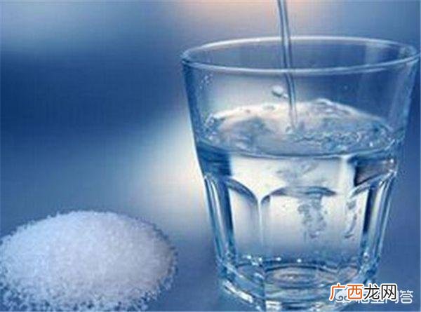 盐水密度和水的密度,盐水和水的密度哪个高?为什么?
