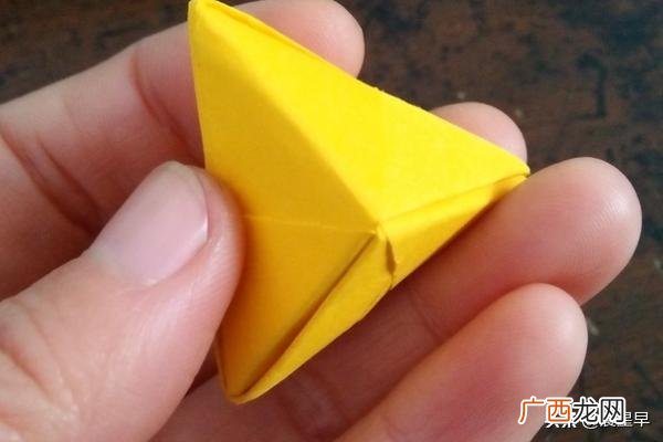 怎样用纸做粽子,中班美术折纸粽子教案？