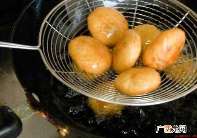 小麦面粉、白糖、老红糖为原材料制做的特点 糖高怎么做法