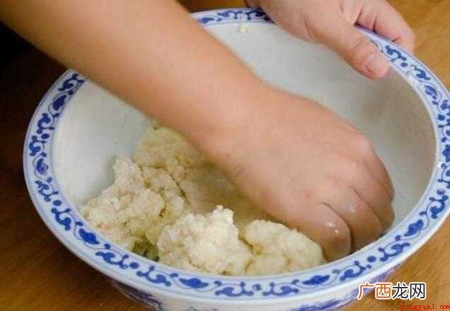 小麦面粉、白糖、老红糖为原材料制做的特点 糖高怎么做法