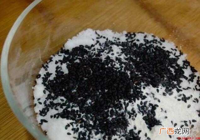 小麦面粉、白糖、老红糖为原材料制做的特点 糖高怎么做法