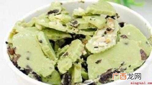 抹茶味炒奶果食物:新鲜草莓苗2个、牛奶一杯、葡萄干6粒、可可 炒奶果怎么做