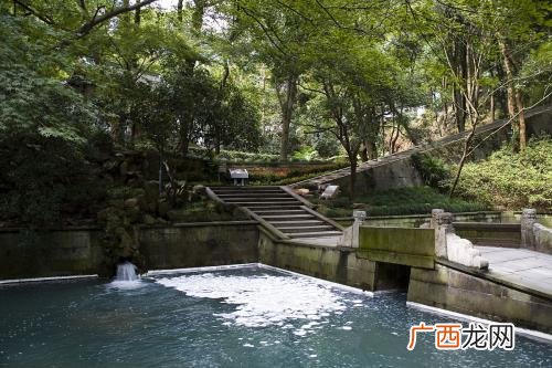 简介中国四大著名泉水,中国两大名泉?