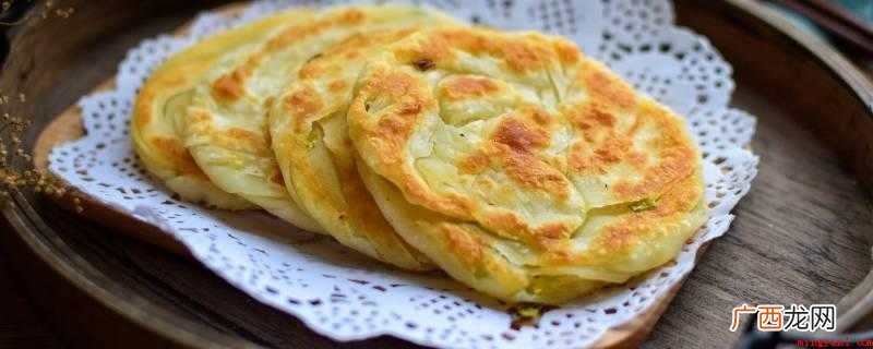 油饼的制作方法与油条相同,但形状不同 油饼的热量