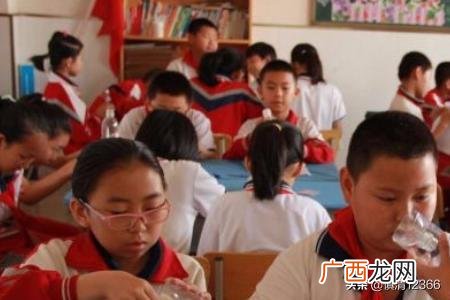 雨量筒的制作步骤简易,常用的雨量器由什么和什么组成？