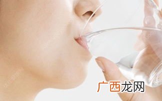 开水的温度是多少,空气温度与水温度相差多少度？