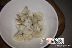蘑菇肉片汤怎么做好吃,蘑菇瘦肉汤怎么做？