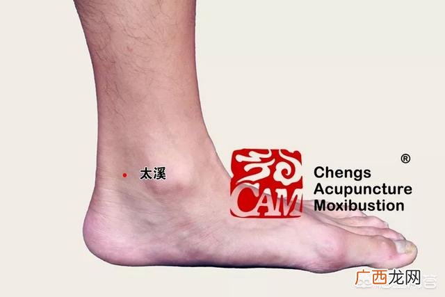 脚后跟疼是什么原因造成的,脚后跟疼是什么原因啊？