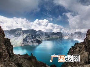 长白山和天山天池哪个好玩,世界著名的天池？