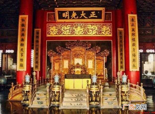 正大光明的反义词是什么