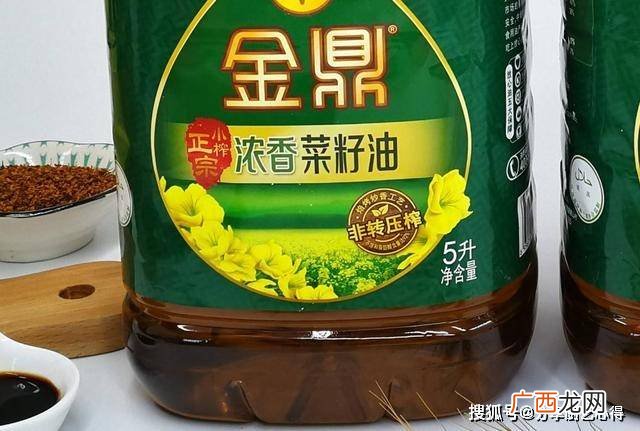 大豆油和菜籽油哪个好,蔬菜油和豆油的区别？