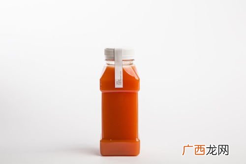 西瓜汁用什么可以洗掉,西瓜汁不小心弄到衣服上怎么洗掉？