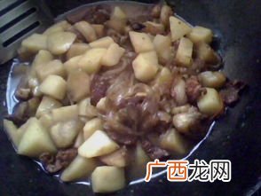 土豆茄子炖肉最正宗的做法,东北乱炖茄子土豆正宗的做法？