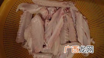 鸭中翅怎么做好吃红烧鸭翅的做法,红烧咸鸭翅的家常做法？