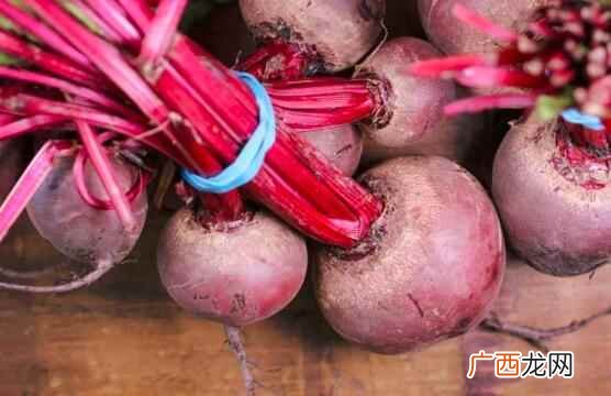 甜菜和红萝卜为什么长得如此像 甜菜是萝卜吗