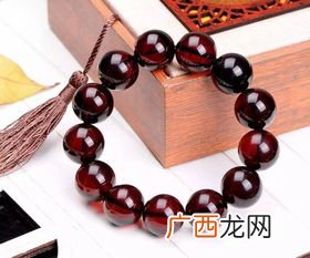 血琥珀女人可以戴吗,红色琥珀都是血珀吗？