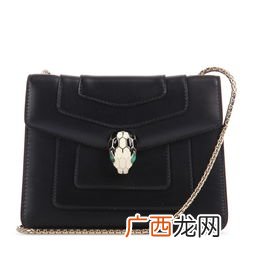 宝格丽蛇头包好吗,宝格丽绿色蛇头包怎么背好看？