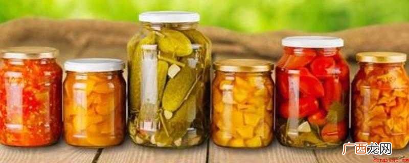 倒立瓶子,用手掌拍打瓶底 盖子吸住打不开怎么办