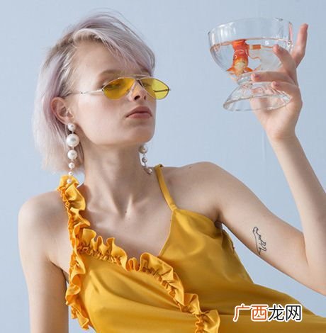 老公提新车的祝福语,2022提新车吉利话顺口溜？