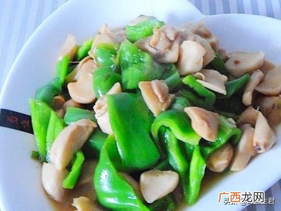 青椒素炒杏鲍菇,杏鲍菇能直接炒吗？