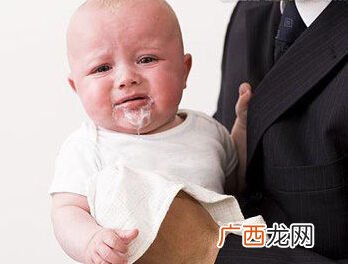 宝宝呕吐是什么原因引起的,小孩摔倒后呕吐，是怎么回事呢？