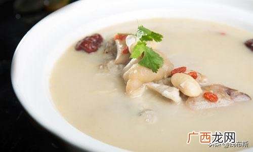 如何做滋补的鸽子汤,炖鸽子汤要去皮吗？