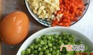豆类、肉丁、胡萝卜、鸡蛋 打卤面豆角卤的做法