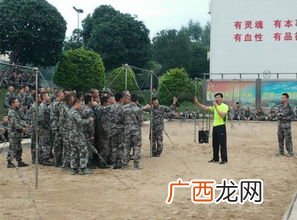 部队五公里路跑步标准时间是多少,五公里跑步时间标准男生？