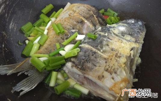 怎样做鲤鱼好吃又简单方便,如何炖鲤鱼好吃又简单？