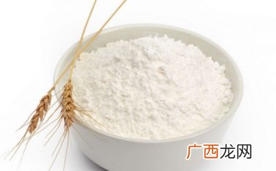 低筋面粉和高筋面粉有什么区别,高筋面粉和低筋面粉怎么区分？