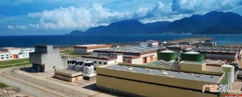 大亚湾核电站共有4台发电机组,总装机容量380万千瓦 第一座商用核电站是什么